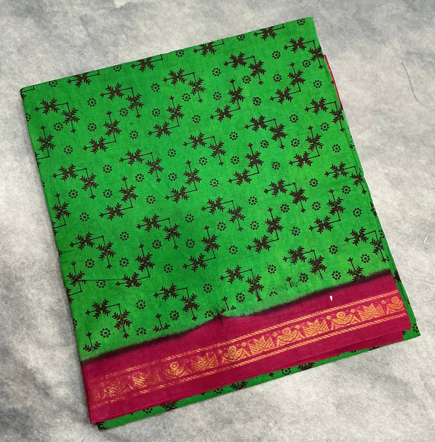 Chettinad Sungudi Cotton Light Green Colour with Maroon Colour Border