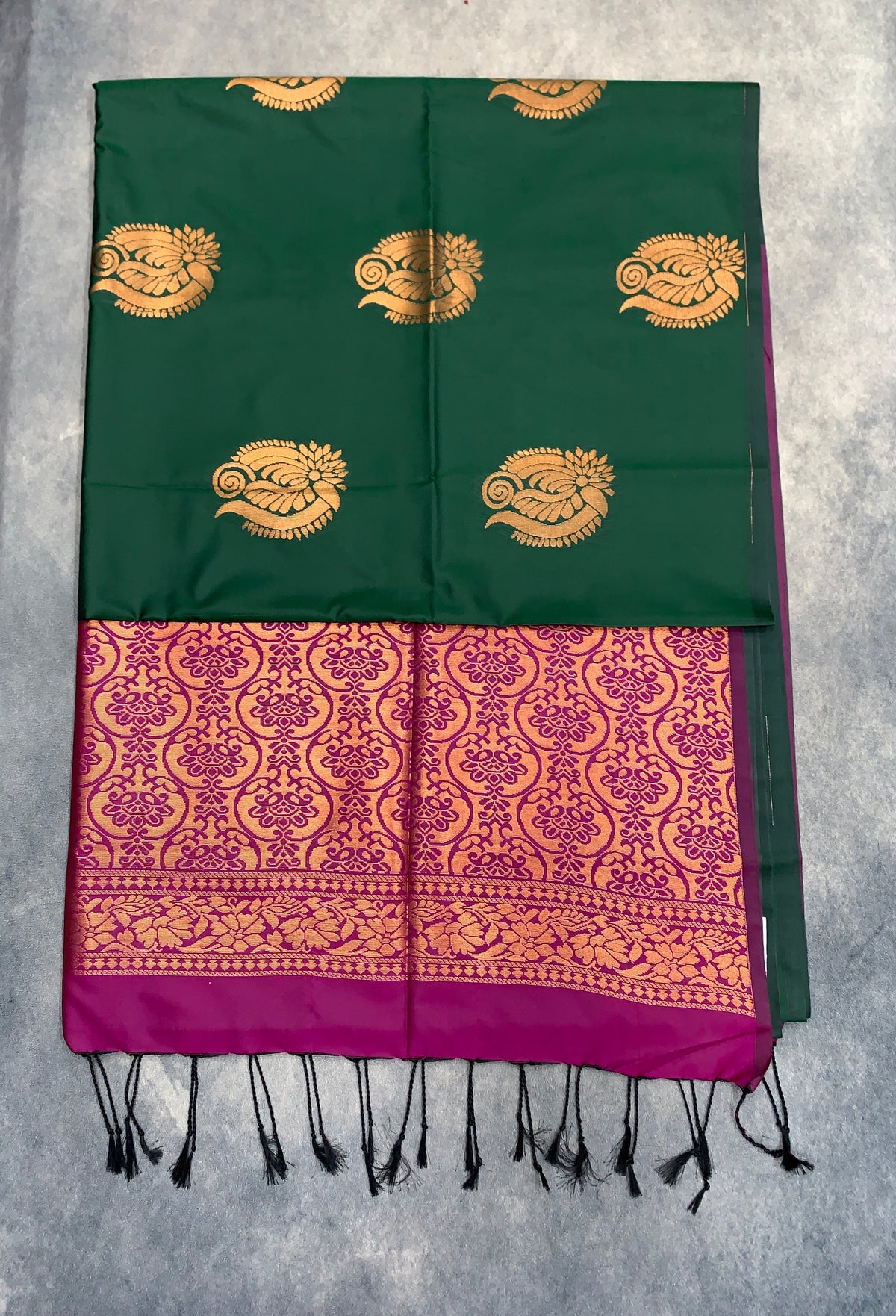 Art Silk Saree Green Colour with Borderless