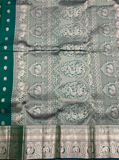 Pure Kanchipuram Silk Saree Emerald Green Colour with Golden zari Border