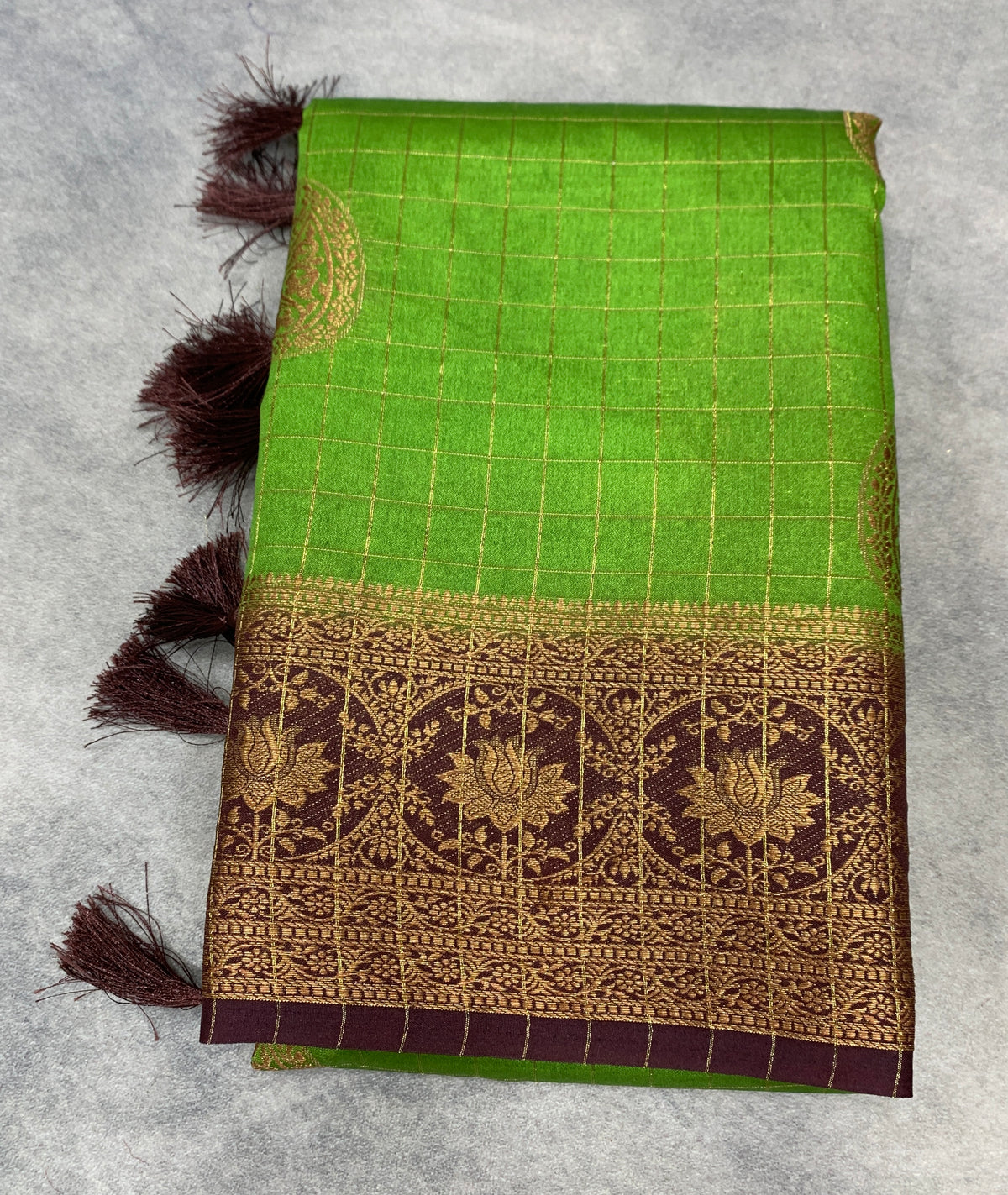 Georgette Saree Olive Green Colour with Brown Colour Border