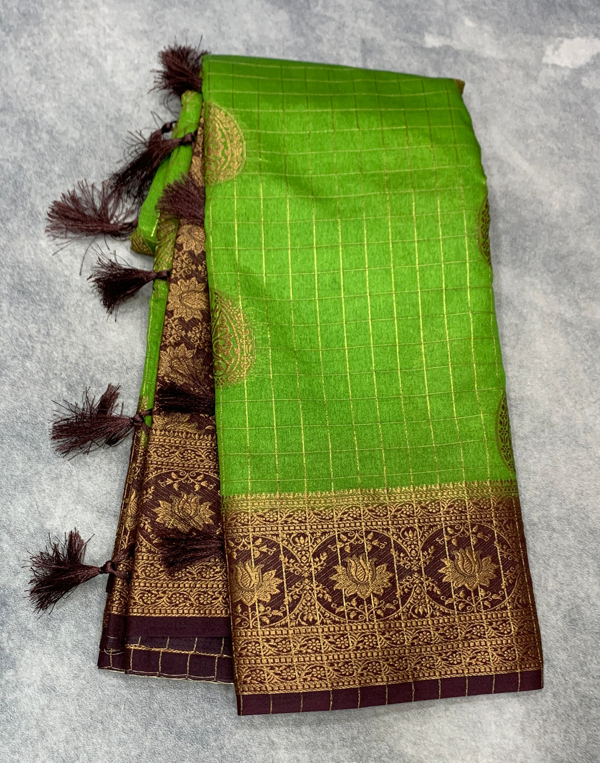 Georgette Saree Olive Green Colour with Brown Colour Border