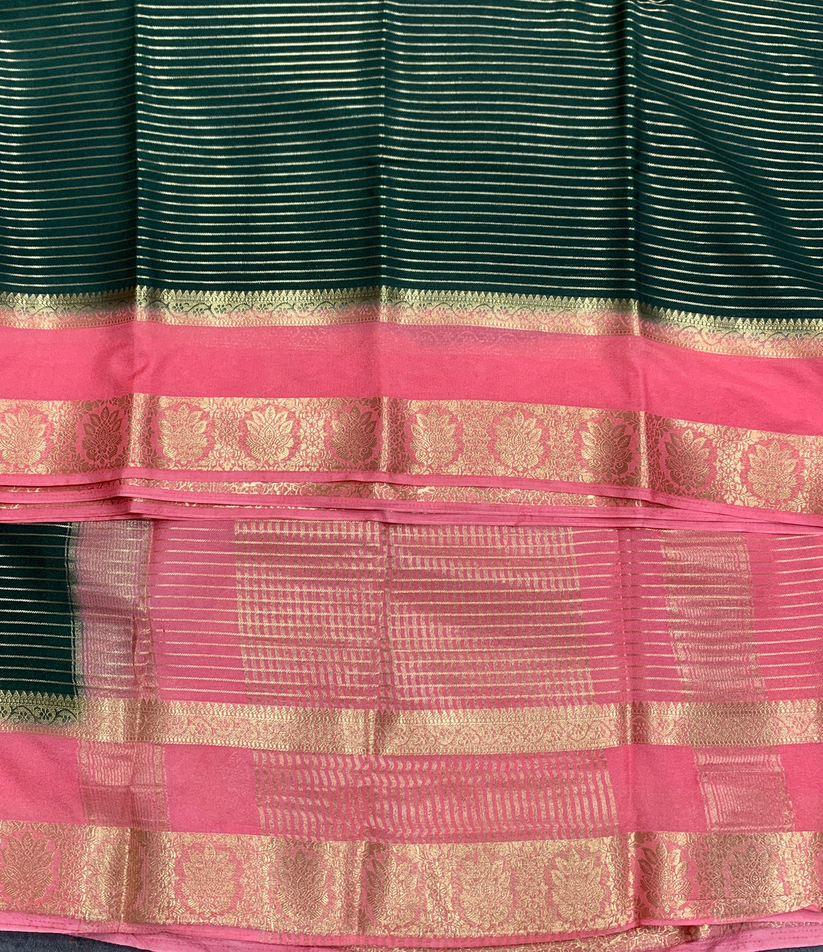 Crepe Silk Saree Green Colour with Baby Pink Colour Rettai Pettu Border