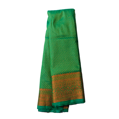 Light Green shade Soft kanchi pattu with Red Border with Unstitched blouse in Aari work.