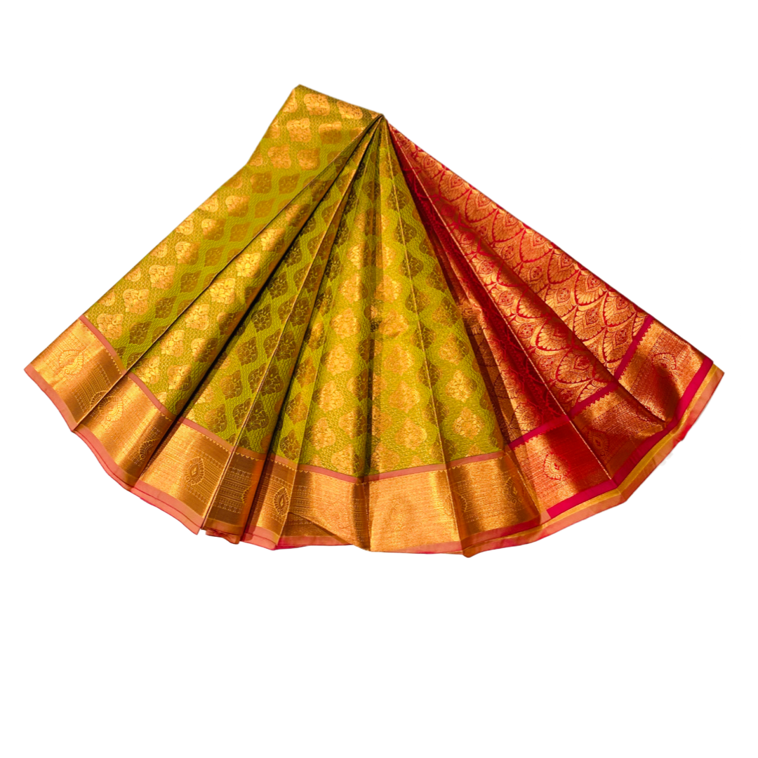 Maghndi Green shade Soft kanchi pattu with Copper Border.