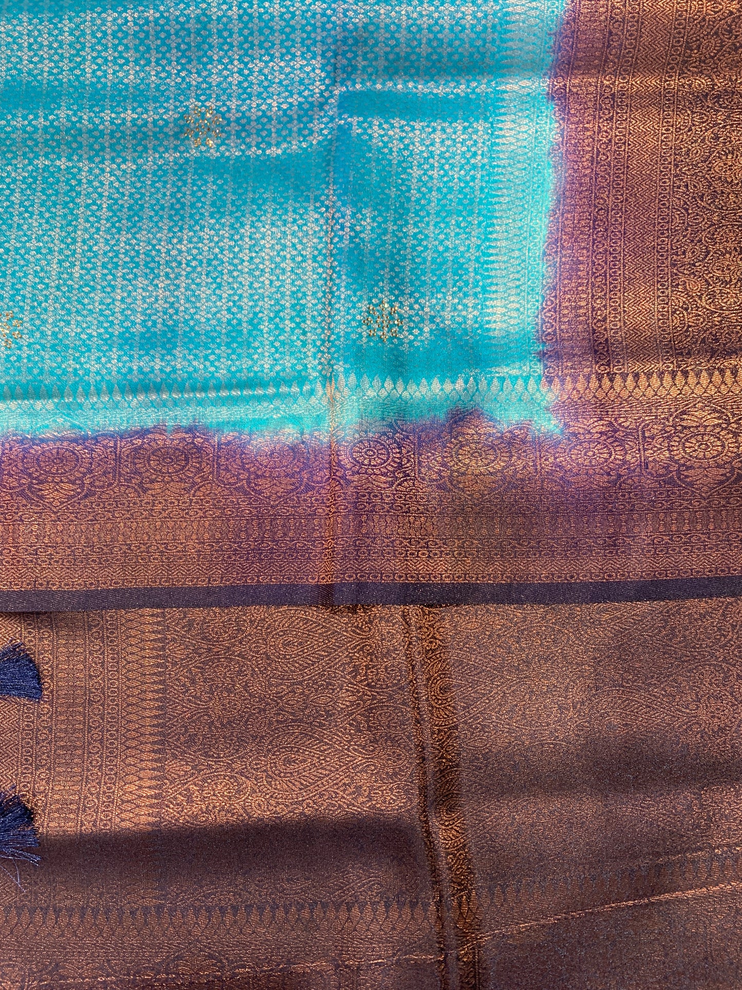 Sky Blue shade kuberra pattu with Navy Blue Pallu