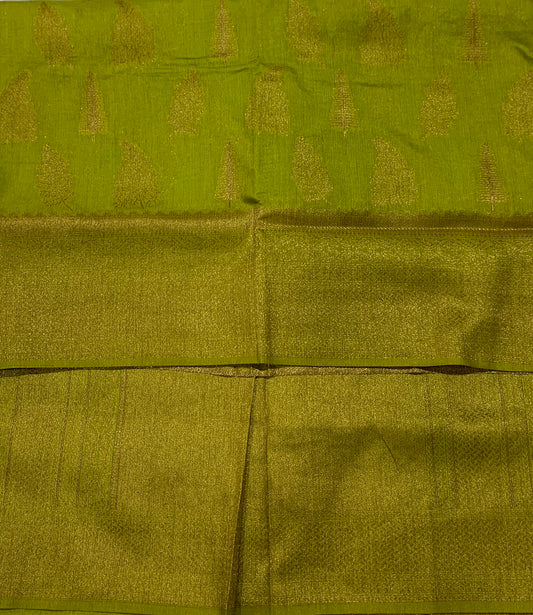 Yellow Green shade kuberra pattu with Golden Pallu